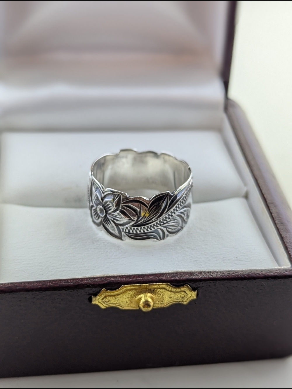 🌺 Vintage Hawaiian Scroll / Plumeria Hand-Engraved Sterling Silver Band Ring ✨